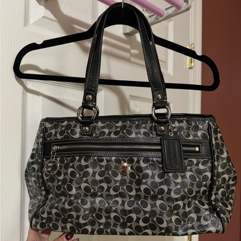 Coach classic shoulder bag